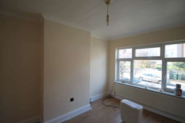  Image of 2 bedroom Maisonette to rent in Holly Hill Road Erith DA8 at Hollyhill Road  Erith, DA8 1QD