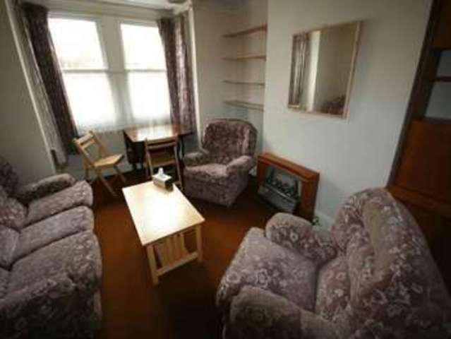  Image of 1 bedroom Flat to rent in Holyoake Road Headington Oxford OX3 at Holyoake Road Headington Oxford, OX3 8AF