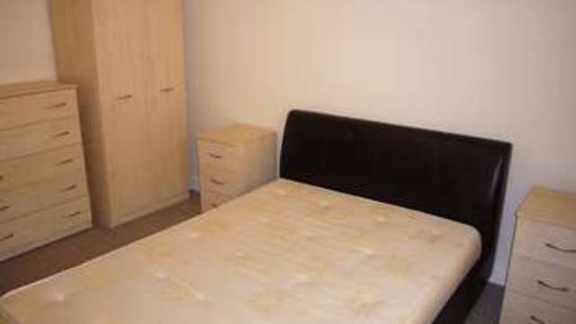  Image of 2 bedroom Flat to rent in Holywell Heights Sheffield S4 at 2 Holywell Heights  Sheffield, S4 8AG