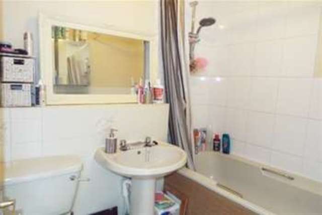  Image of 2 bedroom Semi-Detached house to rent in Homestead Avenue Wall Meadow Worcester WR4 at Worcester, WR4 0DA