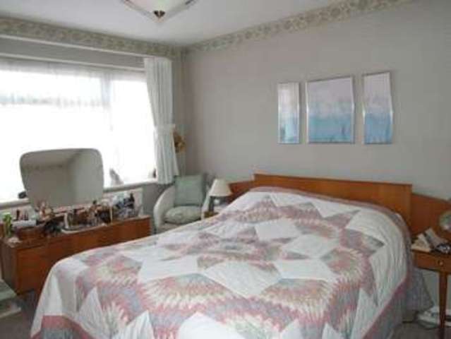  Image of 3 bedroom Detached house for sale in Hoods Farm Close Bierton Aylesbury HP22 at Hoods Farm Close  Bierton, HP22 5DU