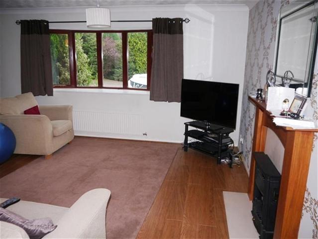  Image of 4 bedroom Detached house to rent in Horton Close Rodley Leeds LS13 at Rodley Leeds Farsley, LS13 1PJ