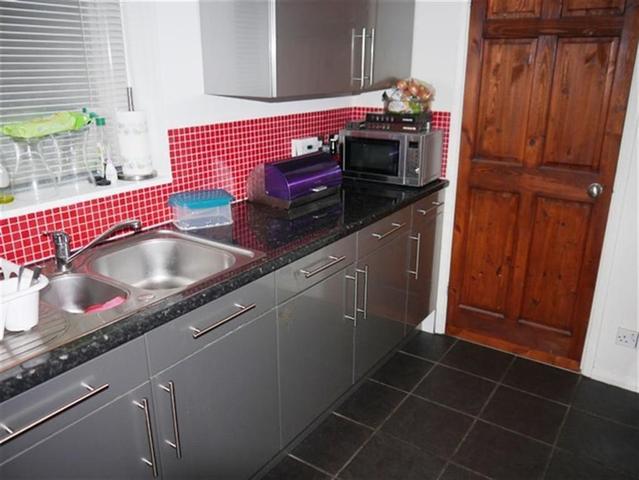  Image of 4 bedroom Detached house to rent in Horton Close Rodley Leeds LS13 at Rodley Leeds Farsley, LS13 1PJ