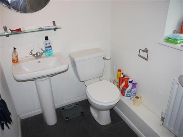  Image of 4 bedroom Detached house to rent in Horton Close Rodley Leeds LS13 at Rodley Leeds Farsley, LS13 1PJ
