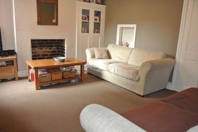  Image of 3 bedroom Terraced house for sale in Houghton Road Grantham NG31 at Houghton Road  Grantham, NG31 6JD