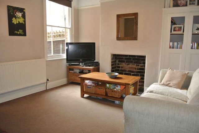  Image of 3 bedroom Terraced house for sale in Houghton Road Grantham NG31 at Houghton Road  Grantham, NG31 6JD