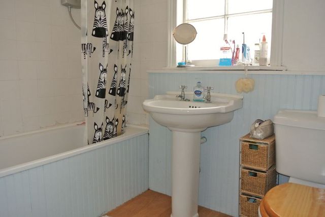 Image of 3 bedroom Terraced house for sale in Houghton Road Grantham NG31 at Houghton Road  Grantham, NG31 6JD