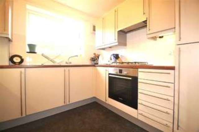  Image of 2 bedroom Apartment to rent in Nelson Grove Road London SW19 at Merton, SW19 2LJ