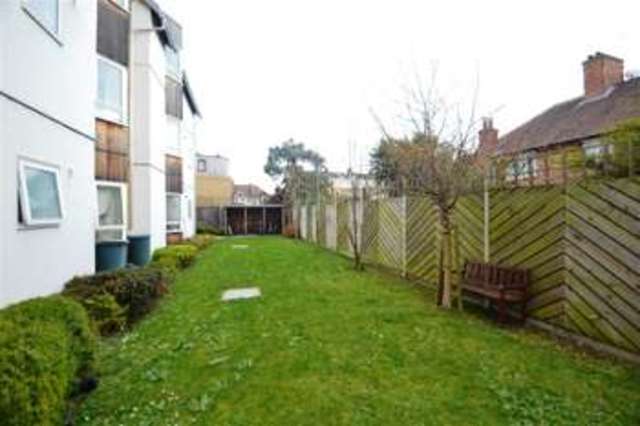  Image of 2 bedroom Apartment to rent in Nelson Grove Road London SW19 at Merton, SW19 2LJ