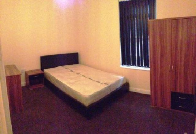  Image of 6 bedroom House Share to rent in Hubert Road Selly Oak Birmingham B29 at Selly Oak West Midlands Selly Oak, B29 6EP