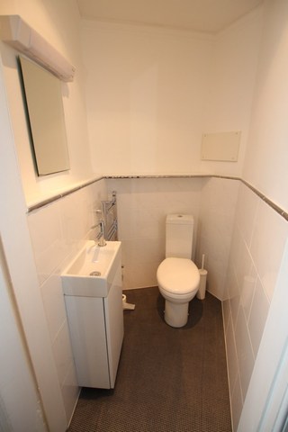  Image of 2 bedroom Flat to rent in Huntly Street Edinburgh EH3 at Canonmills Edinburgh Edinburgh, EH3 5HB