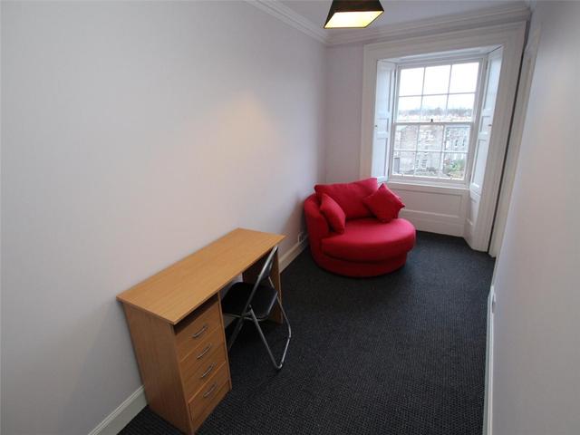  Image of 2 bedroom Flat to rent in Huntly Street Edinburgh EH3 at Canonmills Edinburgh Edinburgh, EH3 5HB