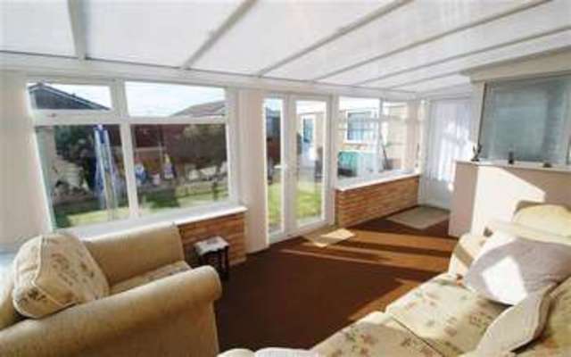 Image of 3 bedroom Bungalow for sale in Hurdman Way Ingoldmells Skegness PE25 at Skegness, PE25 1NH