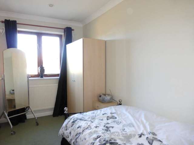  Image of 2 bedroom Terraced house for sale in Hurricane Way Abbots Langley WD5 at Hurricane Way  Abbots Langley, WD5 0TF