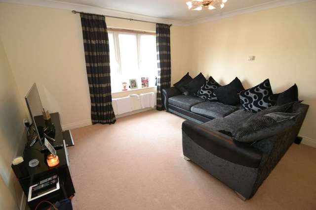  Image of 1 bedroom Apartment to rent in Diceland Road Banstead SM7 at Isabella Apartments Diceland Road Banstead, SM7 2ET