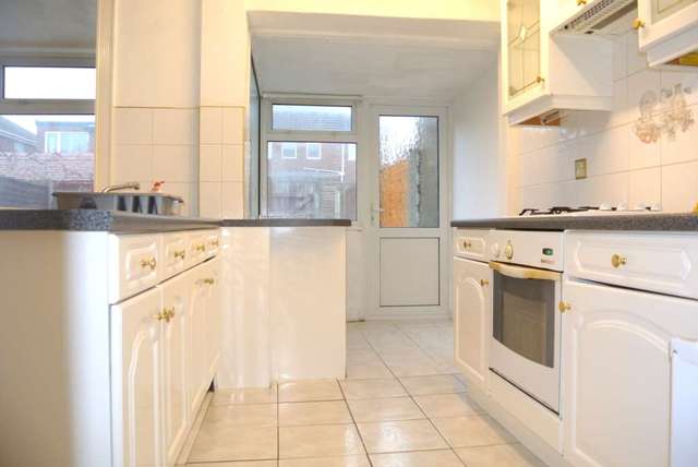  Image of 3 bedroom Terraced house to rent in Ivy Avenue Blackpool FY4 at Ivy Avenue  Blackpool, FY4 3QF