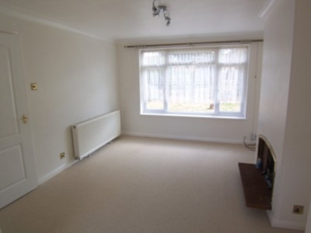  Image of 3 bedroom End of Terrace to rent in Jackdaw Close Shoeburyness Southend-on-Sea SS3 at Jackdaw Close Shoeburyness Southend On Sea, SS3 9YQ