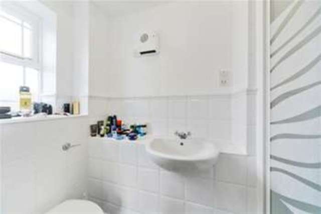  Image of 2 bedroom Flat to rent in John Archer Way London SW18 at London, SW18 2TS