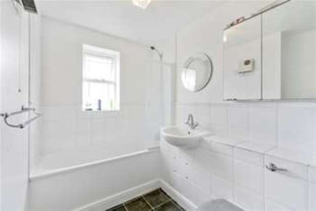  Image of 2 bedroom Flat to rent in John Archer Way London SW18 at London, SW18 2TS