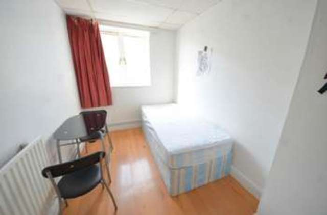 Image of Apartment to rent in Kember Street London N1 at Caledonian Road  Islington, N1 1BF