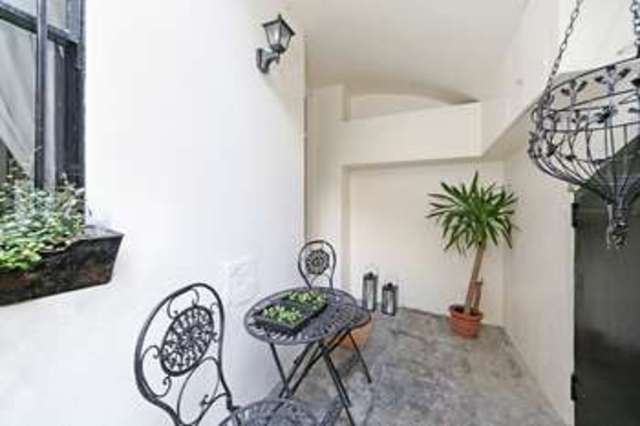  Image of Studio flat for sale in Kensington Gardens Square London W2 at Kensington Gardens Square  London, W2 4DG