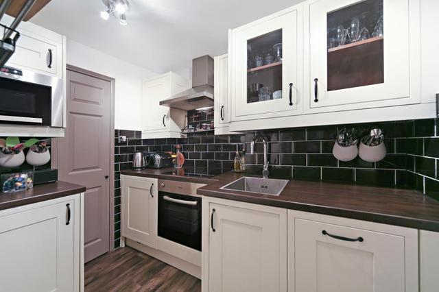  Image of Studio flat for sale in Kensington Gardens Square London W2 at Kensington Gardens Square  London, W2 4DG