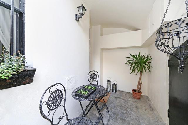  Image of Studio flat for sale in Kensington Gardens Square London W2 at Kensington Gardens Square  London, W2 4DG
