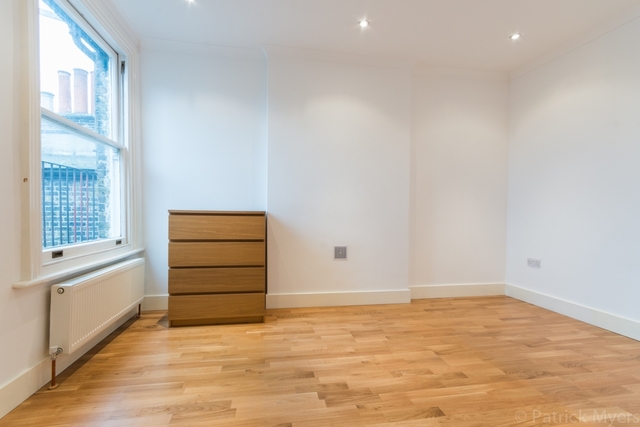  Image of 4 bedroom Flat to rent in Kenway Road London SW5 at Kenway Rd  London, SW5 0RP