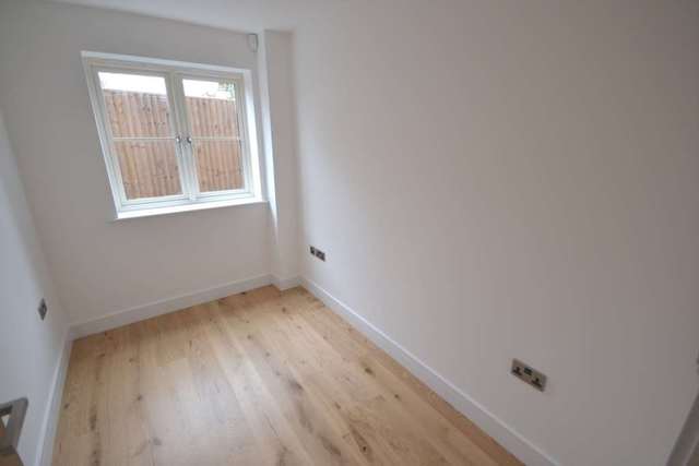  Image of 4 bedroom Detached house for sale in Kidmore Road Caversham Reading RG4 at Kidmore Road Caversham Heights Reading, RG4 7NW