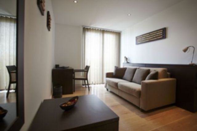  Image of Studio flat to rent in Kilburn High Road London NW6 at Kilburn High Road  London, NW6 5UA