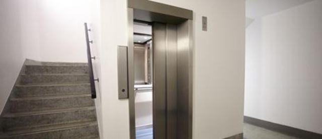  Image of Studio flat to rent in Kilburn High Road London NW6 at Kilburn High Road  London, NW6 5UA