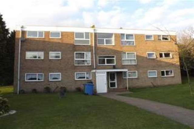 Image of 2 bedroom Flat to rent in Kineton Green Road Solihull B92 at Solihull, B92 7DZ