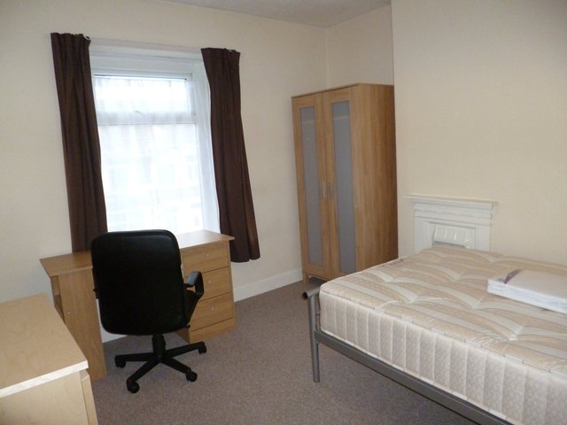  Image of 5 bedroom Detached house to rent in King Street Treforest Pontypridd CF37 at Treforest Pontypridd Glyntaff, CF37 1RP