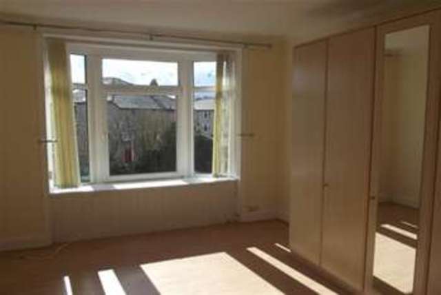  Image of 3 bedroom Flat to rent in Kingsacre Road Rutherglen Glasgow G73 at Glasgow, G73 2EN