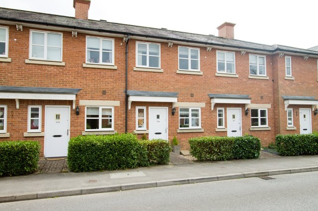  Image of 2 bedroom Terraced house for sale in Knowle Avenue Knowle Fareham PO17 at Knowle Fareham Hampshire, PO17 5DG