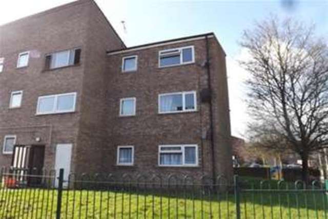  Image of 1 bedroom Flat to rent in Wimbourne Laindon Basildon SS15 at Basildon, SS15 6RH