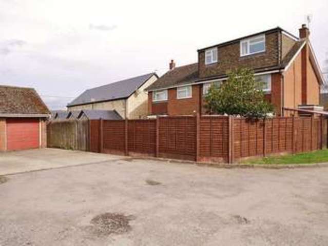  Image of 4 bedroom Terraced house for sale in Laggots Close Hinton Waldrist Faringdon SN7 at Hinton Waldrist  Faringdon, SN7 8RY
