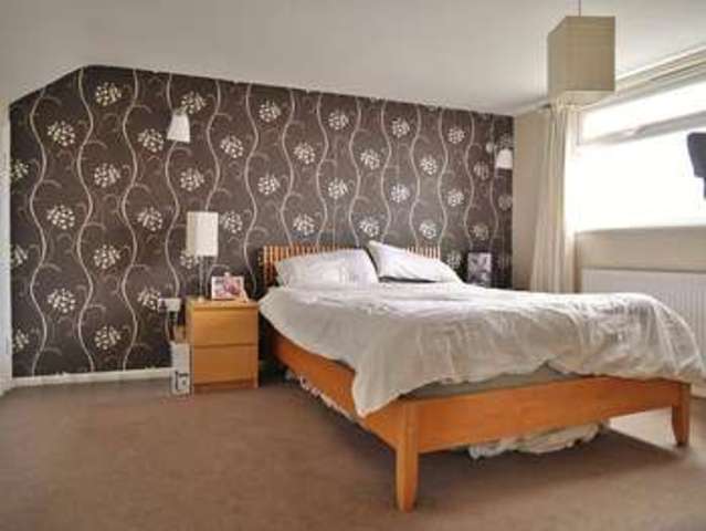  Image of 4 bedroom Terraced house for sale in Laggots Close Hinton Waldrist Faringdon SN7 at Hinton Waldrist  Faringdon, SN7 8RY