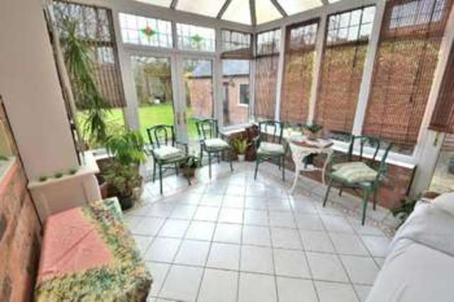  Image of 3 bedroom Detached house for sale in Lakeside Avenue Long Eaton Nottingham NG10 at Lakeside Avenue  Sawley, NG10 3GJ