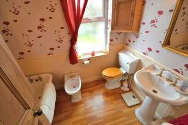  Image of 3 bedroom Detached house for sale in Lakeside Avenue Long Eaton Nottingham NG10 at Lakeside Avenue  Sawley, NG10 3GJ