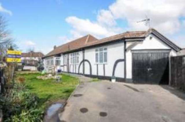  Image of 2 bedroom Bungalow for sale in Lakeswood Road Petts Wood Orpington BR5 at Petts Wood Orpington Petts Wood, BR5 1BJ