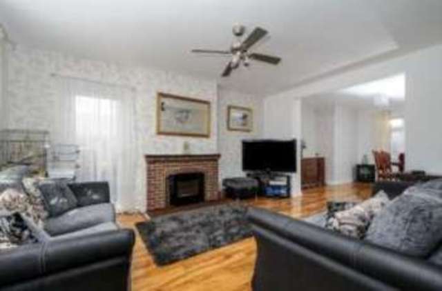  Image of 2 bedroom Bungalow for sale in Lakeswood Road Petts Wood Orpington BR5 at Petts Wood Orpington Petts Wood, BR5 1BJ