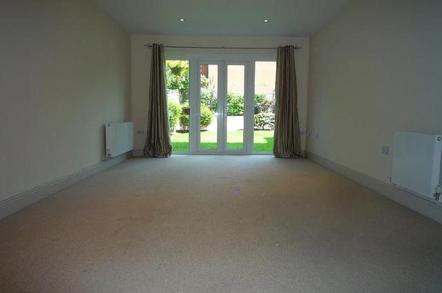 Image of 2 bedroom Flat to rent in Langley Park Road Sutton SM2 at 47 Langley Park Road  Sutton, SM2 5EP