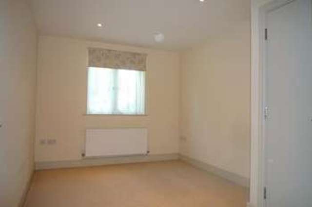  Image of 2 bedroom Flat to rent in Langley Park Road Sutton SM2 at 47 Langley Park Road  Sutton, SM2 5EP
