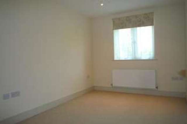  Image of 2 bedroom Flat to rent in Langley Park Road Sutton SM2 at 47 Langley Park Road  Sutton, SM2 5EP