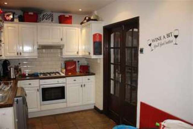  Image of 2 bedroom Property for sale in Launcelot Road Downham Bromley BR1 at Launcelot Rd Downham Downham, BR1 5DR