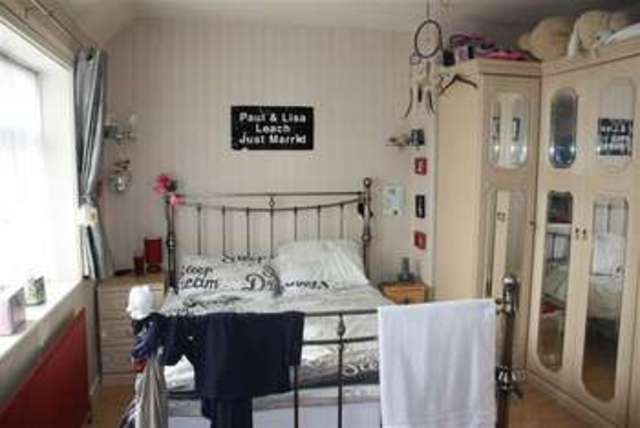  Image of 2 bedroom Property for sale in Launcelot Road Downham Bromley BR1 at Launcelot Rd Downham Downham, BR1 5DR