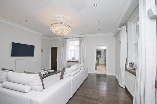  Image of 2 bedroom Flat for sale in Leamington Road Villas London W11 at Leamington Road Villas  London, W11 1HT