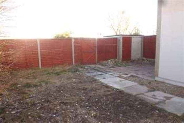  Image of 2 bedroom Detached house to rent in Knights Laindon Basildon SS15 at Basildon, SS15 5LE
