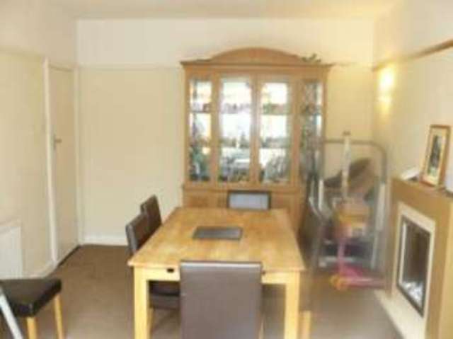  Image of 3 bedroom Semi-Detached house for sale in Leeside Barnet EN5 at Barnet  Barnet, EN5 2PG